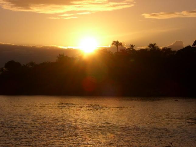 Sonnenuntergang am oberen Rio Negro, nahe S. Gabriel